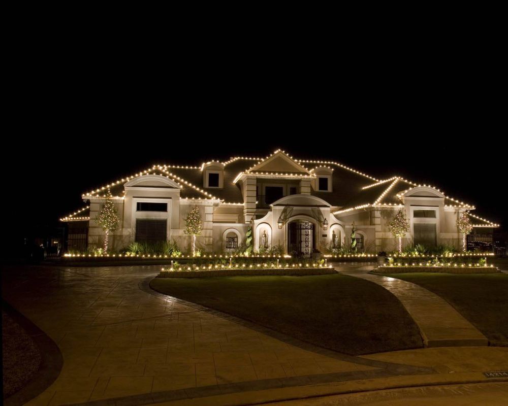 Outdoor Christmas Lights Installers Near Me
